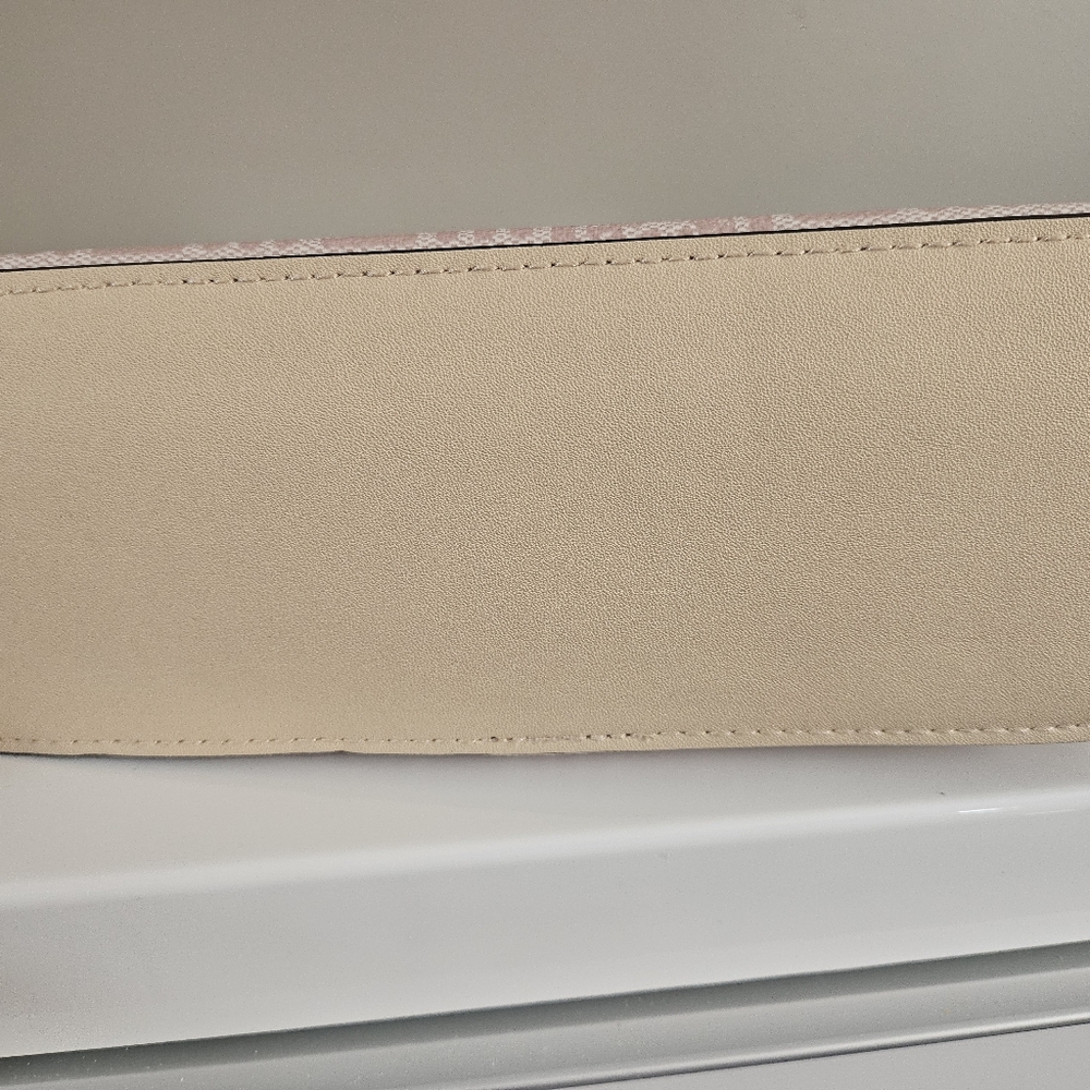 ANNE KLEIN.                               Elegant Pink Crossbody Bag - Picture 8 of 8